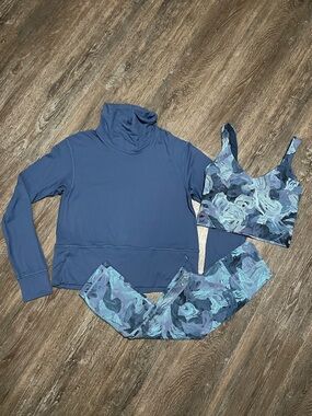 GUC Lululemon Matching Align Bundle. Size Tops 6/ Bottom 4